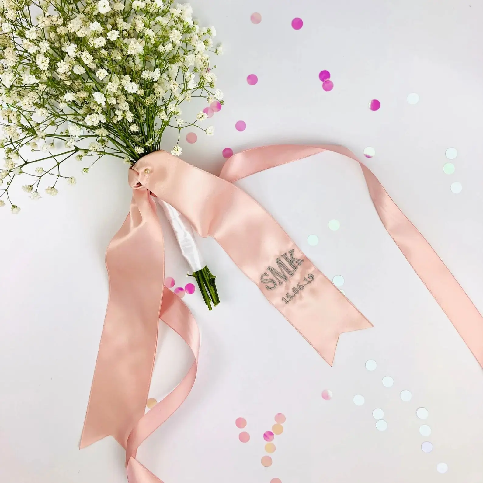 Свадебные цветы Вышитая лента|Персонализированный букет невесты Очаровательная лента для обертывания с монограммой Идеальный подарок на память о свадьбе